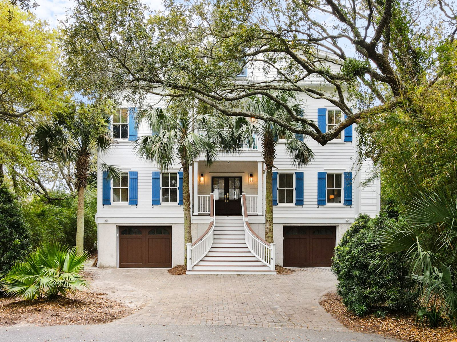 Isle Be Here, front exterior and curb appeal